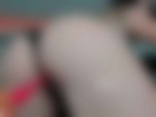 Live cam show with yellowranger1 - Latina Toys on Camsoda | colombia