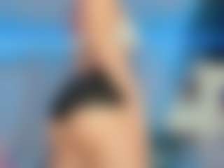 Live cam show with yellowranger1 - Athletic Bedroom on makecum.org