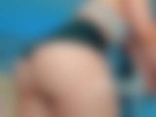 Live cam show with yellowranger1 - Athletic Shaved Pussy on CamwithHer