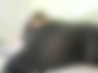 Live cam show with Samanta-roberts - Small Tits on TeamSkeetLive