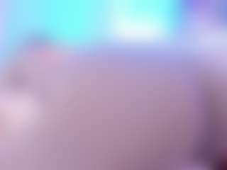 Live cam show with Samanta-roberts - Amateur Brown Hair on Mixed Magazine Live