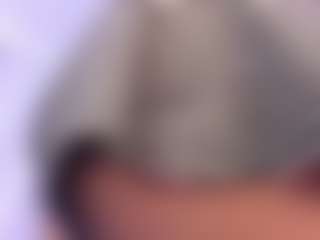 Live cam show with Samanta-roberts - Ride Torso on CamClone