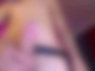 Live cam show with PALOMA BLONDER - Smoking on madthumbs