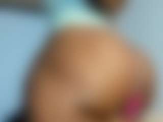 Live cam show with Rihanna Abiodun - Tease Black on Strip Flash - Live Sex Shows
