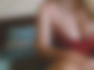 Live cam show with NoraNoir - Pornstar Shaved Pussy on liverealitysex.com
