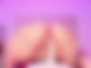Live cam show with EmmaSwift - BBW on Camming Site