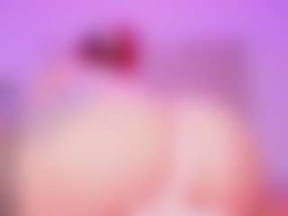 Live cam show with EmmaSwift - Red Hair Shaved Pussy on liverealitysex.com