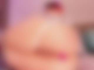 Live cam show with EmmaSwift - Curvy Small Tits on Camsoda