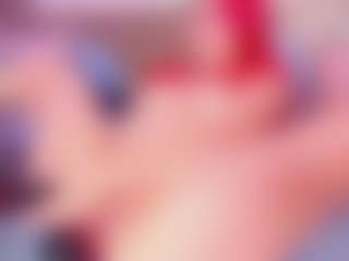 Live cam show with EmmaSwift - Blue Eyes on livesuperchat.net
