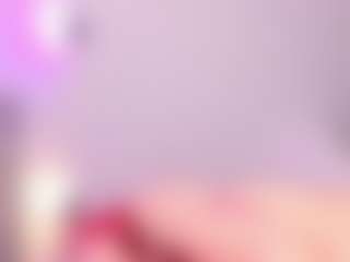 Live cam show with EmmaSwift - Nipple Piercings on live18s.com
