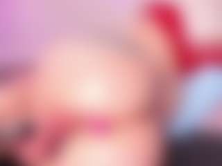 Live cam show with EmmaSwift - Fingering on SquirtSoMuch