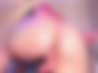 Live cam show with EmmaSwift - Teen (18+) on Big Tits