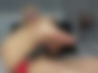 beckyspearss MILF webcam performer live streaming