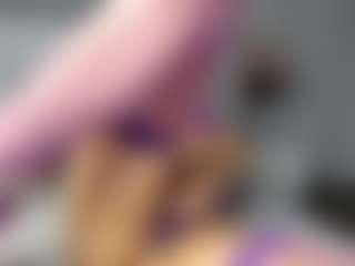 beckyspearss MILF webcam performer live streaming