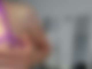 beckyspearss MILF webcam performer live streaming