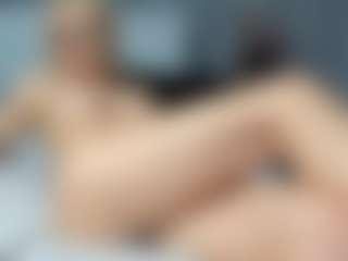Live cam show with beckyspearss - Shaved Pussy on slutload
