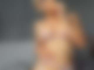 beckyspearss MILF webcam performer live streaming