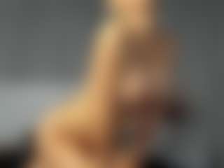 beckyspearss MILF webcam performer live streaming