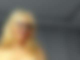 beckyspearss MILF webcam performer live streaming