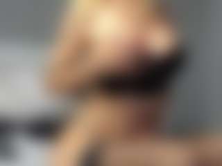 beckyspearss MILF webcam performer live streaming