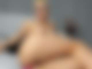 beckyspearss MILF webcam performer live streaming