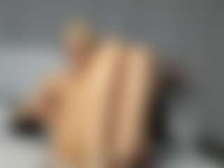 beckyspearss MILF webcam performer live streaming