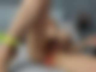 Live cam show with beckyspearss - Bedroom Mature on Camsoda