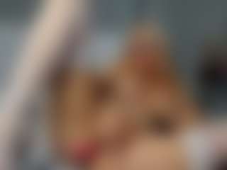 Live cam show with beckyspearss - Shaved Pussy MILF on Dolls Live