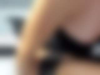 Live cam show with beckyspearss - Blonde Hair MILF on Dolls Live