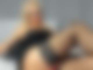 beckyspearss MILF webcam performer live streaming