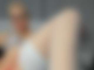 Live cam show with beckyspearss - Bedroom Mature on crypto-cams