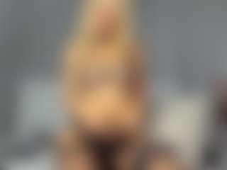 Live cam show with beckyspearss - Blonde Hair Middle Aged on PervPlay.com