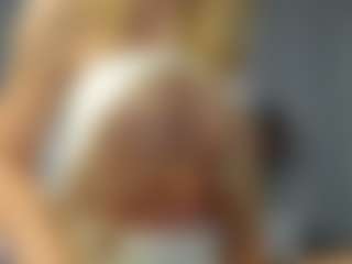 Live cam show with beckyspearss - Lush Blonde Hair on fapnchat