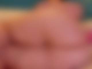 Live cam show with Cataleya - Squirt MILF on Hubzter Live