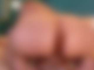 Live cam show with Cataleya - Brown Hair MILF on Camsoda
