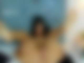 Live cam show with Luccia Porter - Smoking on Milfs Live