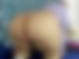 Live cam show with Luccia Porter - Full Nudity on CamwithHer