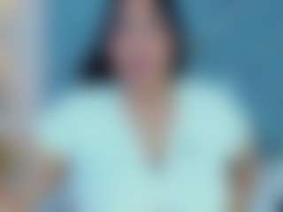 Live cam show with Luccia Porter - Dirty Talk on StripNow