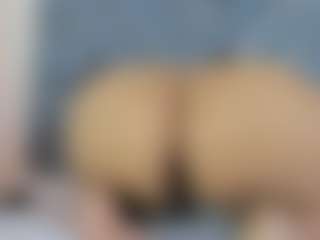 Live cam show with Luccia Porter - Drinking on Gym Cam Girls
