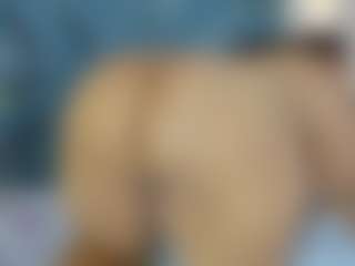 Live cam show with Luccia Porter - Flirty on Camsoda