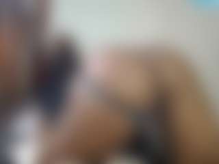 queenloovee's Live Sex Cam Show