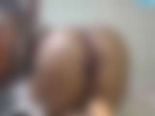 Live cam show with queenloovee - Hairy Pussy on fapnchat