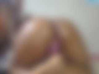 queenloovee's Live Sex Cam Show
