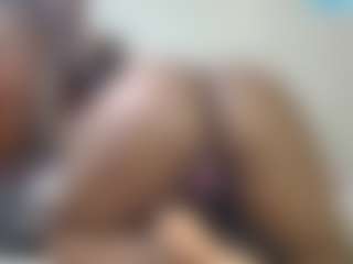 queenloovee's Live Sex Cam Show