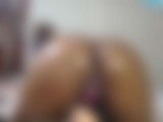queenloovee's Live Sex Cam Show