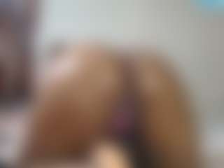 queenloovee's Live Sex Cam Show