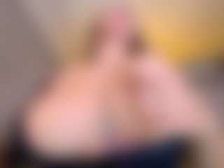 Live cam show with Hanna Byron - BBW on TeamSkeetLive