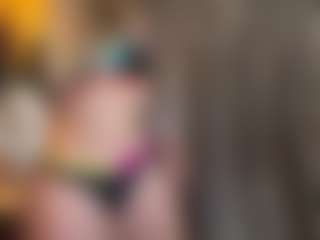 Live cam show with Hanna Byron - Amateur Curvy on AdultVida.com