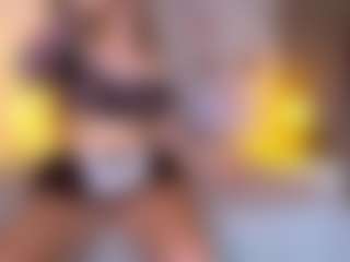 Spettacolo in cam dal vivo con Hanna Byron - Spank BBW su Camsoda
