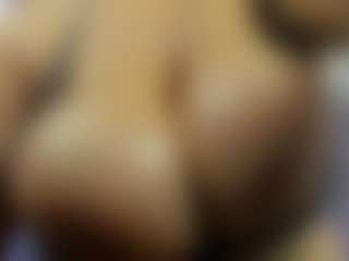 iris-torrez MILF webcam performer live streaming